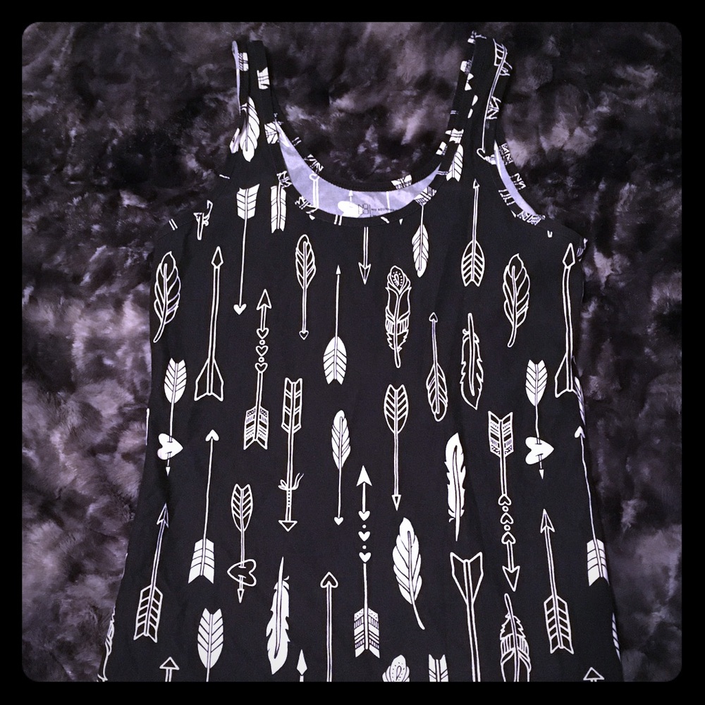 Arrow and hearts tank top
